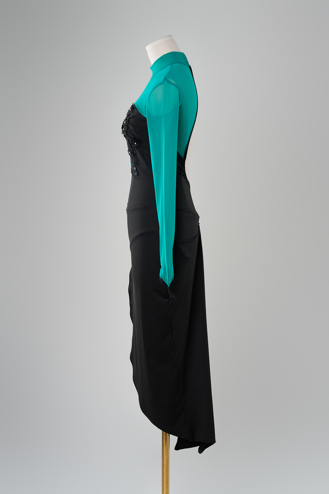 Jade Plunged Neck Showcase Dress - Image 3
